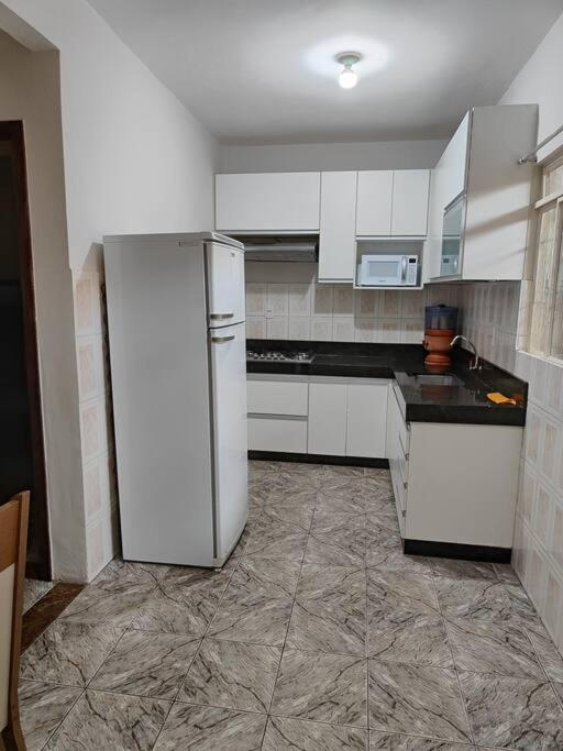 Linda casa completa e espaçosa 3 quartos