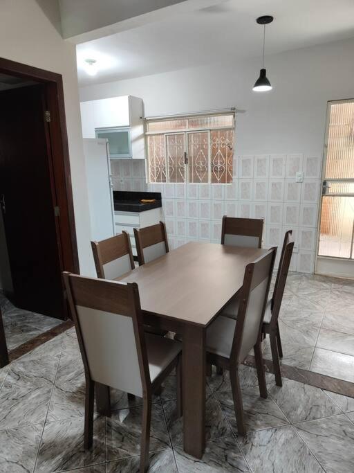 Linda casa completa e espaçosa 3 quartos