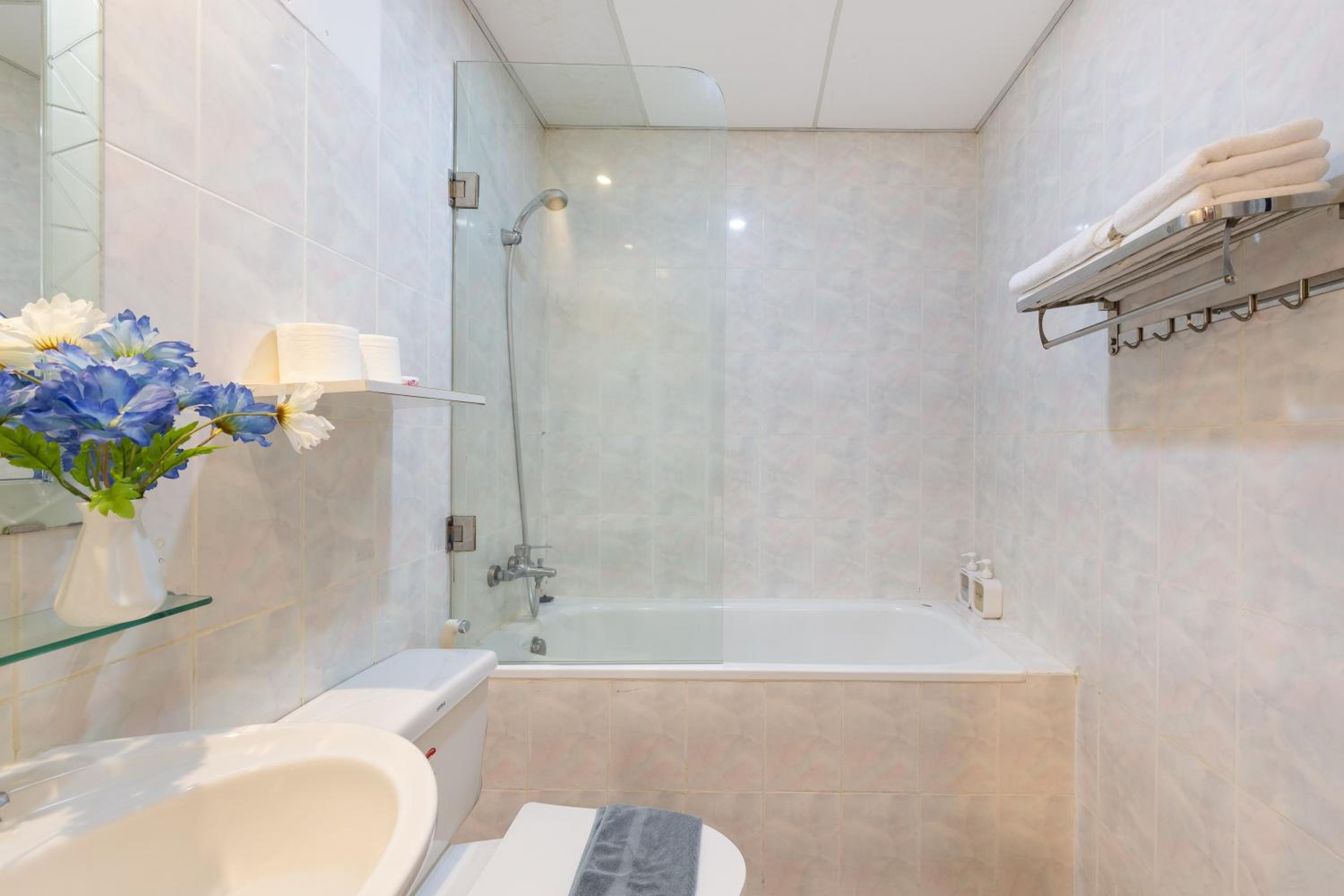 OYO Liwe Hotel