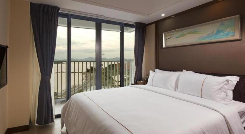 Island Skylight Resort