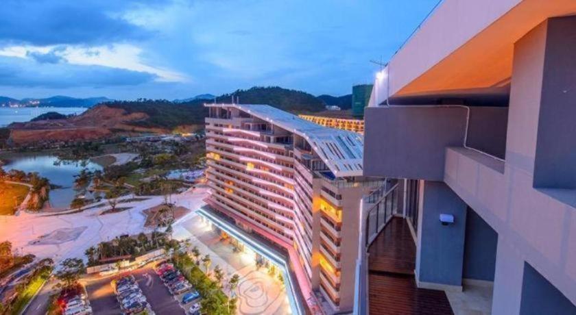 Island Skylight Resort