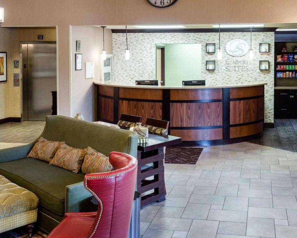 Comfort Suites