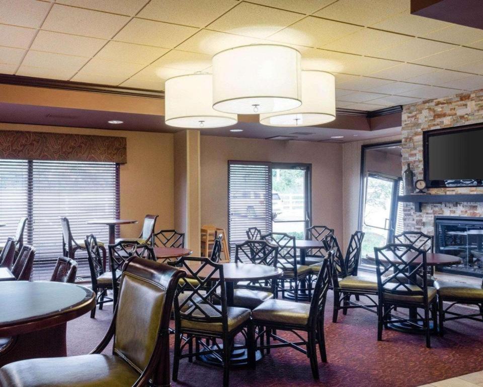 Comfort Suites
