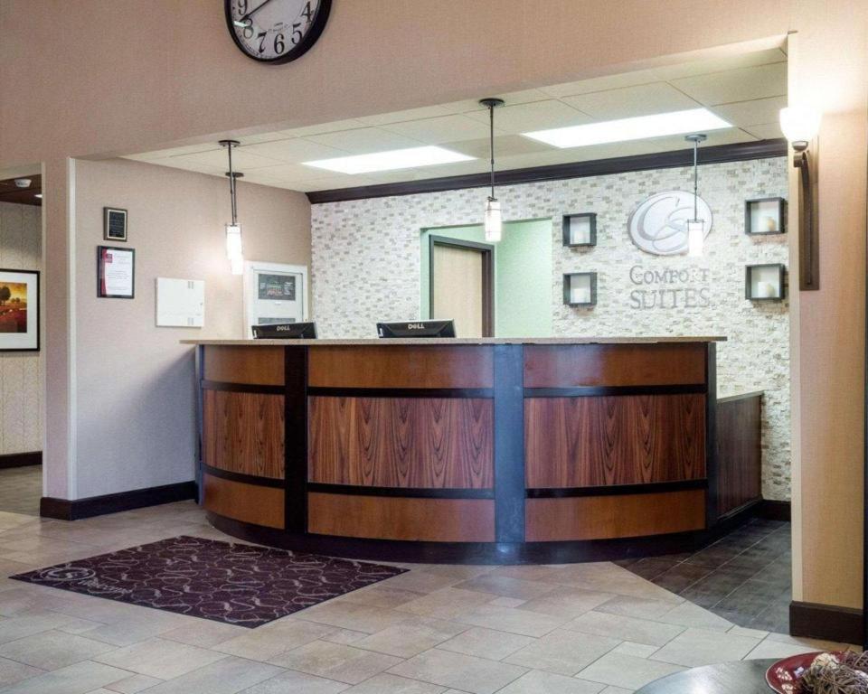 Comfort Suites