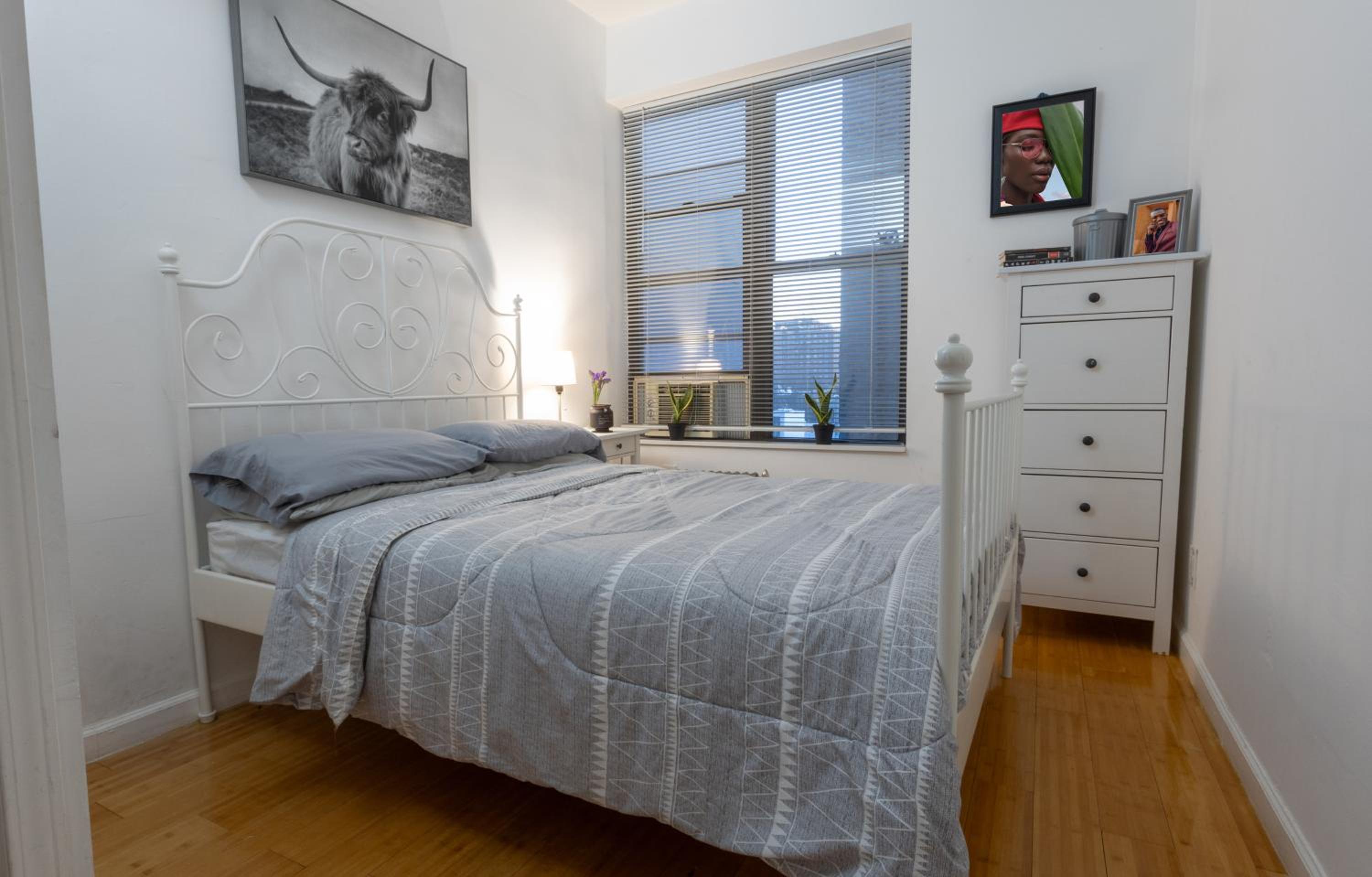 Modern Apartment By Central Park - 3 BR