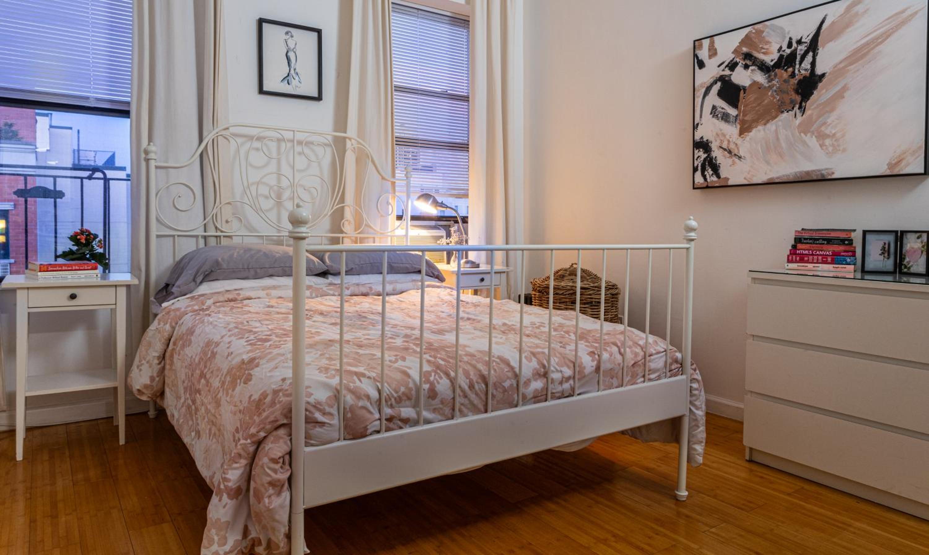 Modern Apartment By Central Park - 3 BR