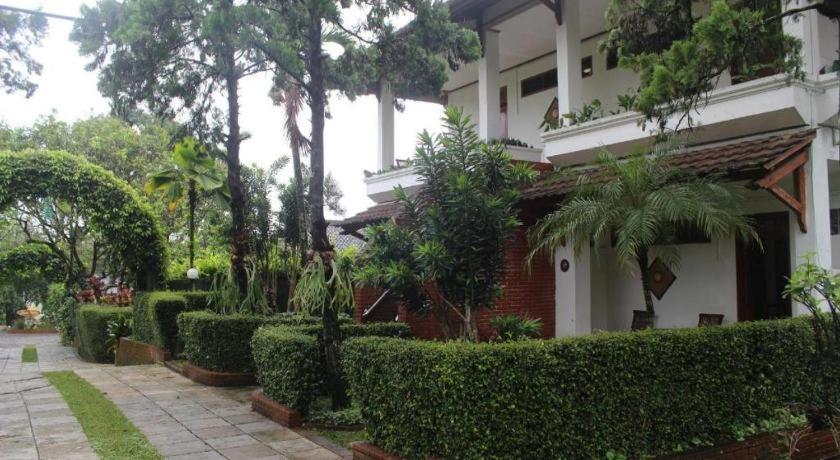 TAMAN SARI HOTEL DAN RESORT view 4
