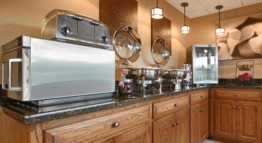 Best Western PLUS Caldwell Inn