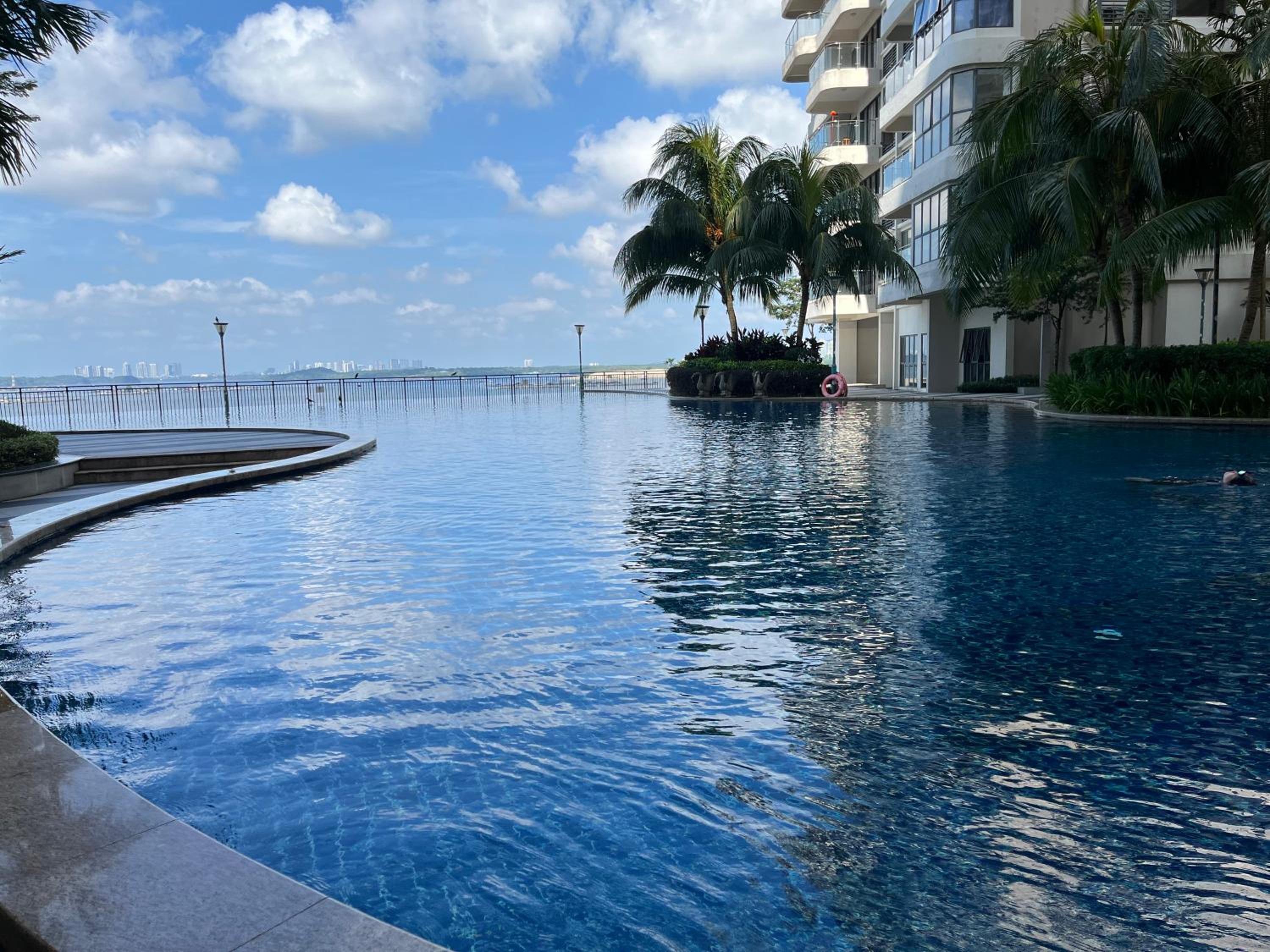 Astonishing Ocean View 4 Bedroom Huge Balcony 2 Car Park