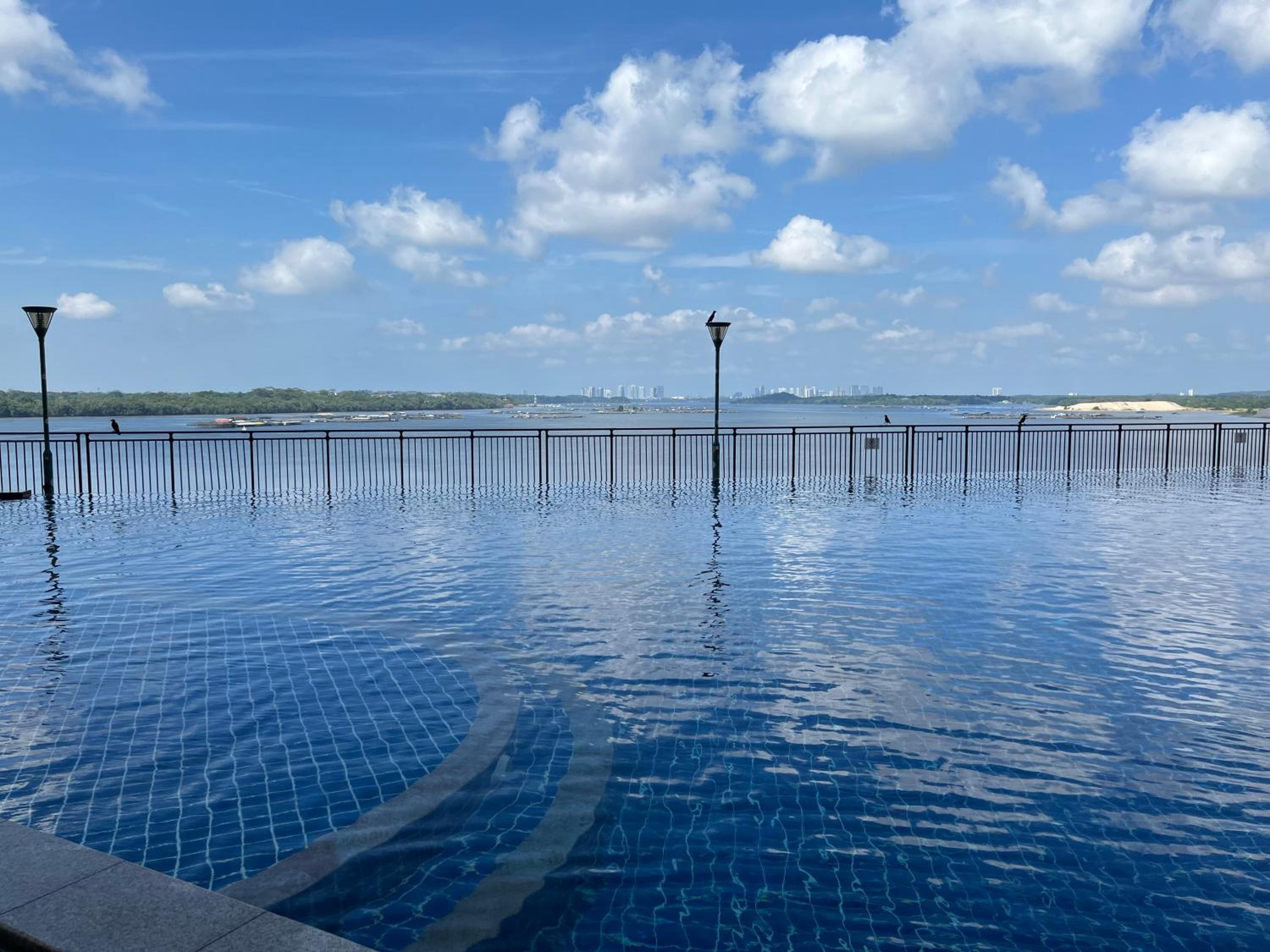Astonishing Ocean View 4 Bedroom Huge Balcony 2 Car Park