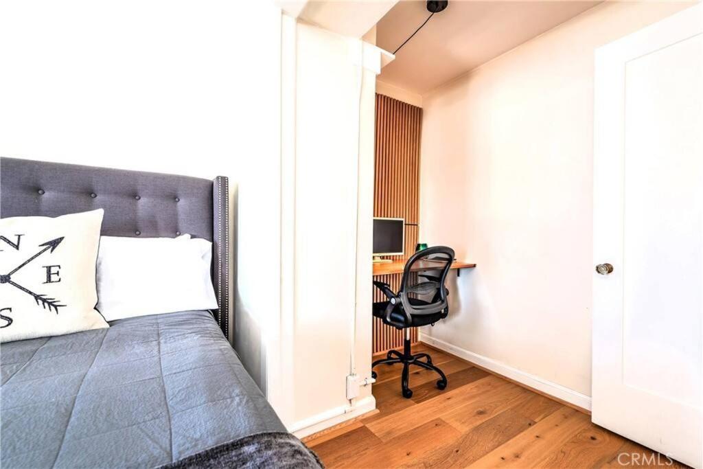Ocean View Studio Near Convention Center and Beach view 3