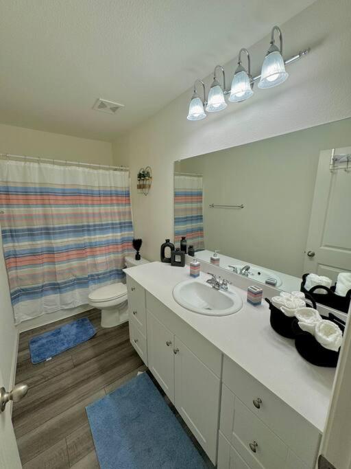 Modern Chic Urban Retreat in Crowley, Texas view 3