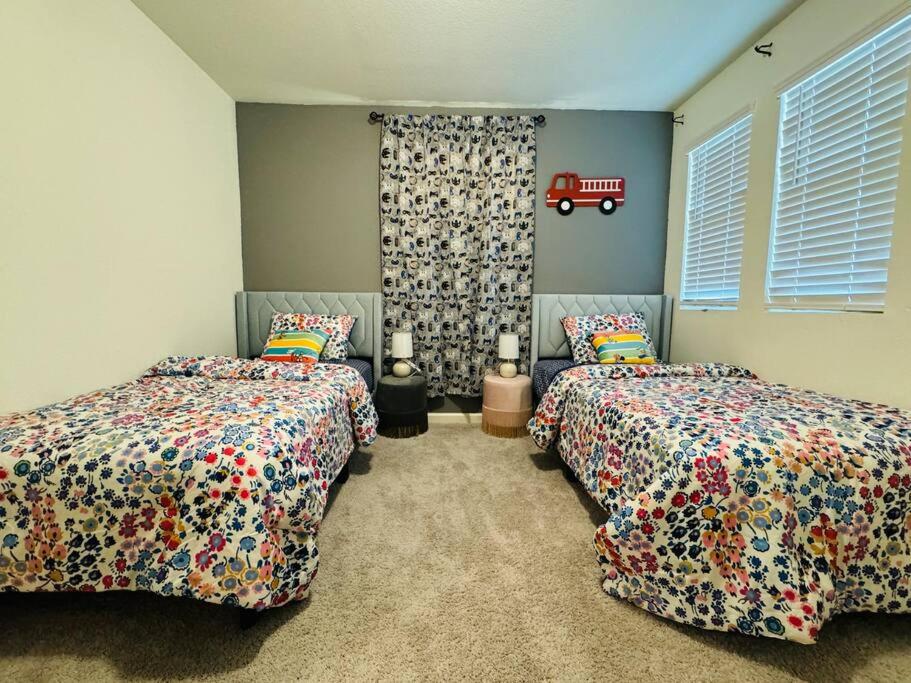 Modern Chic Urban Retreat in Crowley, Texas view 4