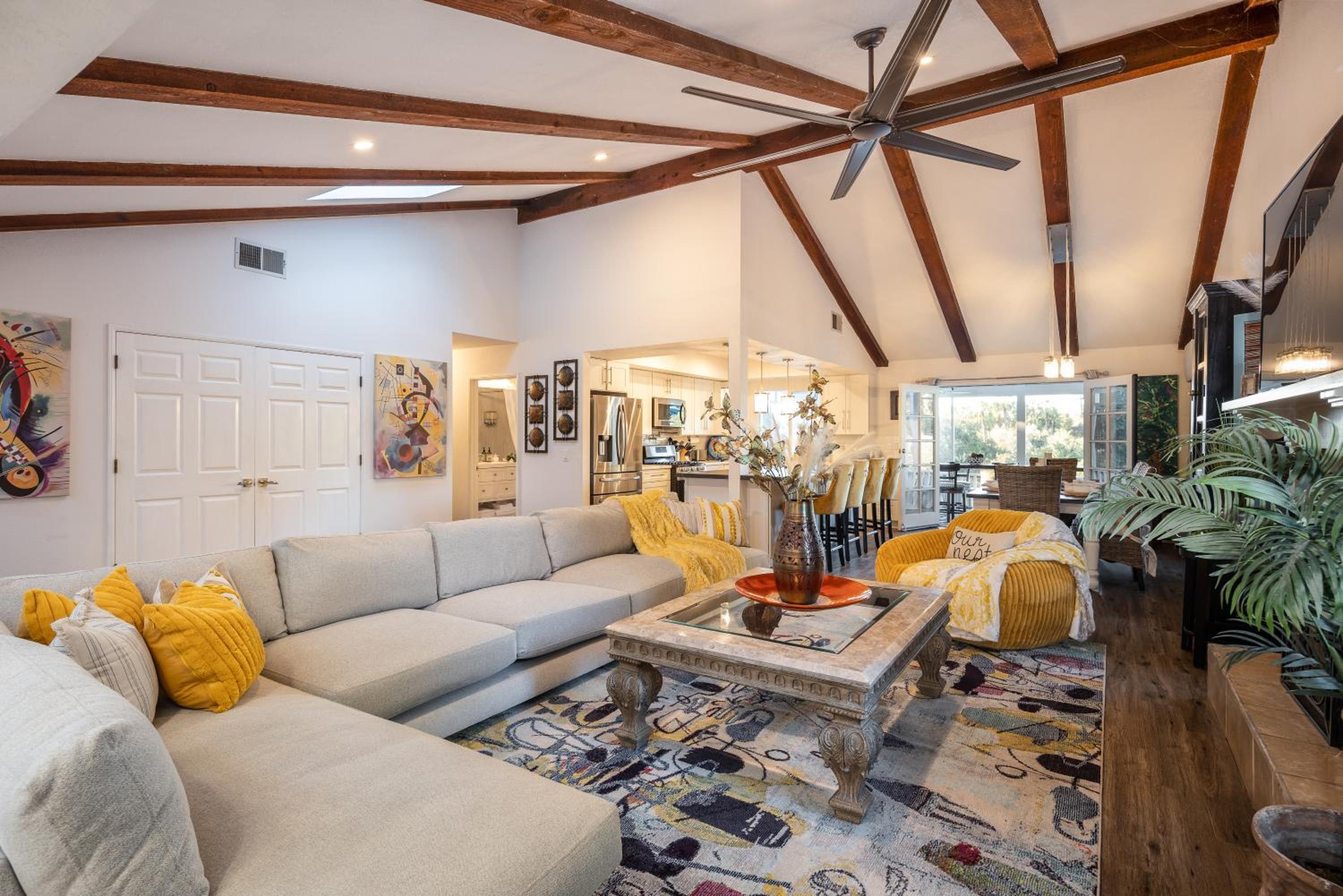 Fallbrook's Heavenly Estate - A Family Paradise view 5
