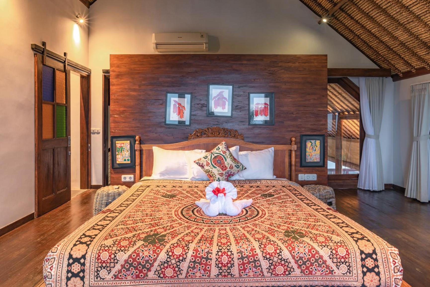 Photo 33