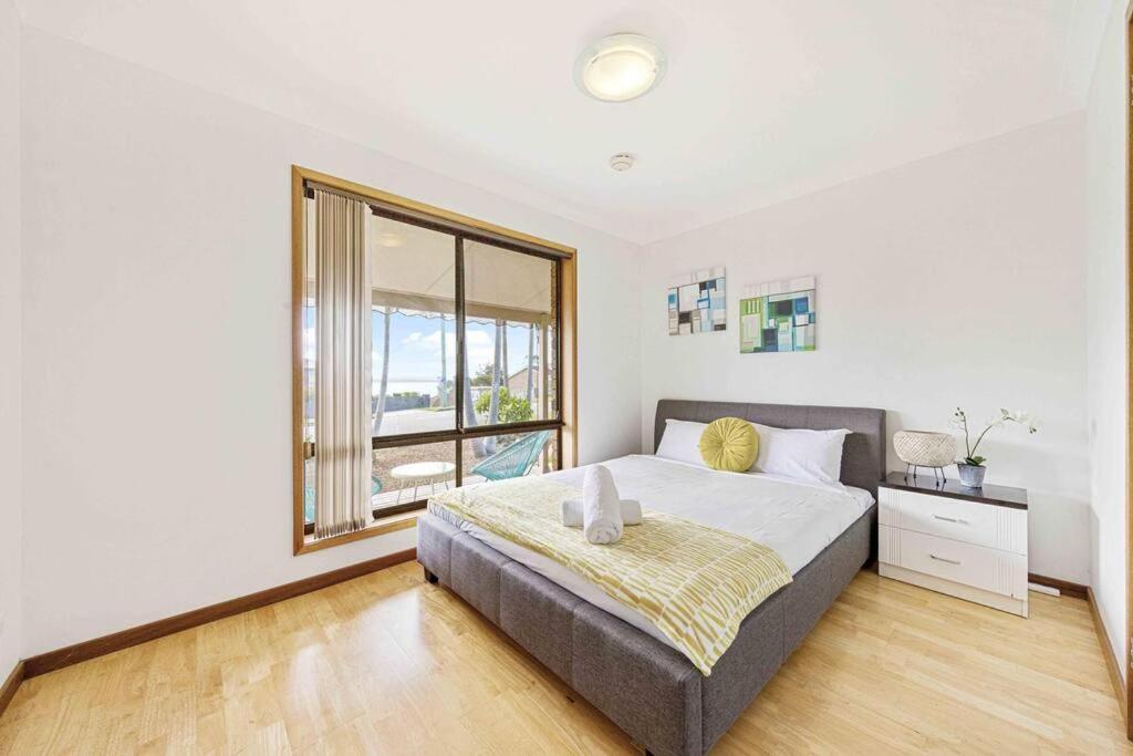 Long Jetty Waterfront Guest House