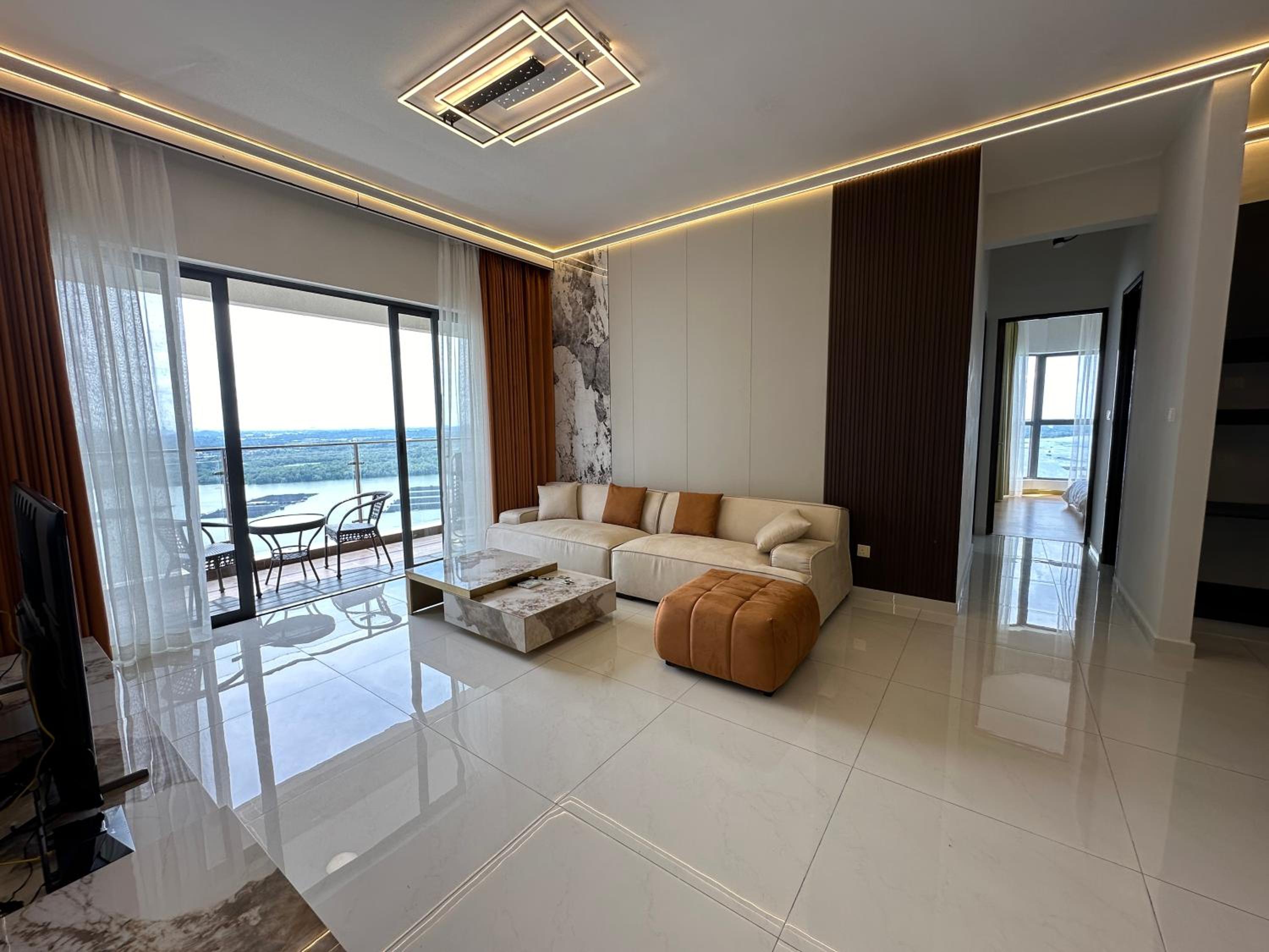 Astonishing Ocean View 4 Bedroom Huge Balcony 2 Car Park