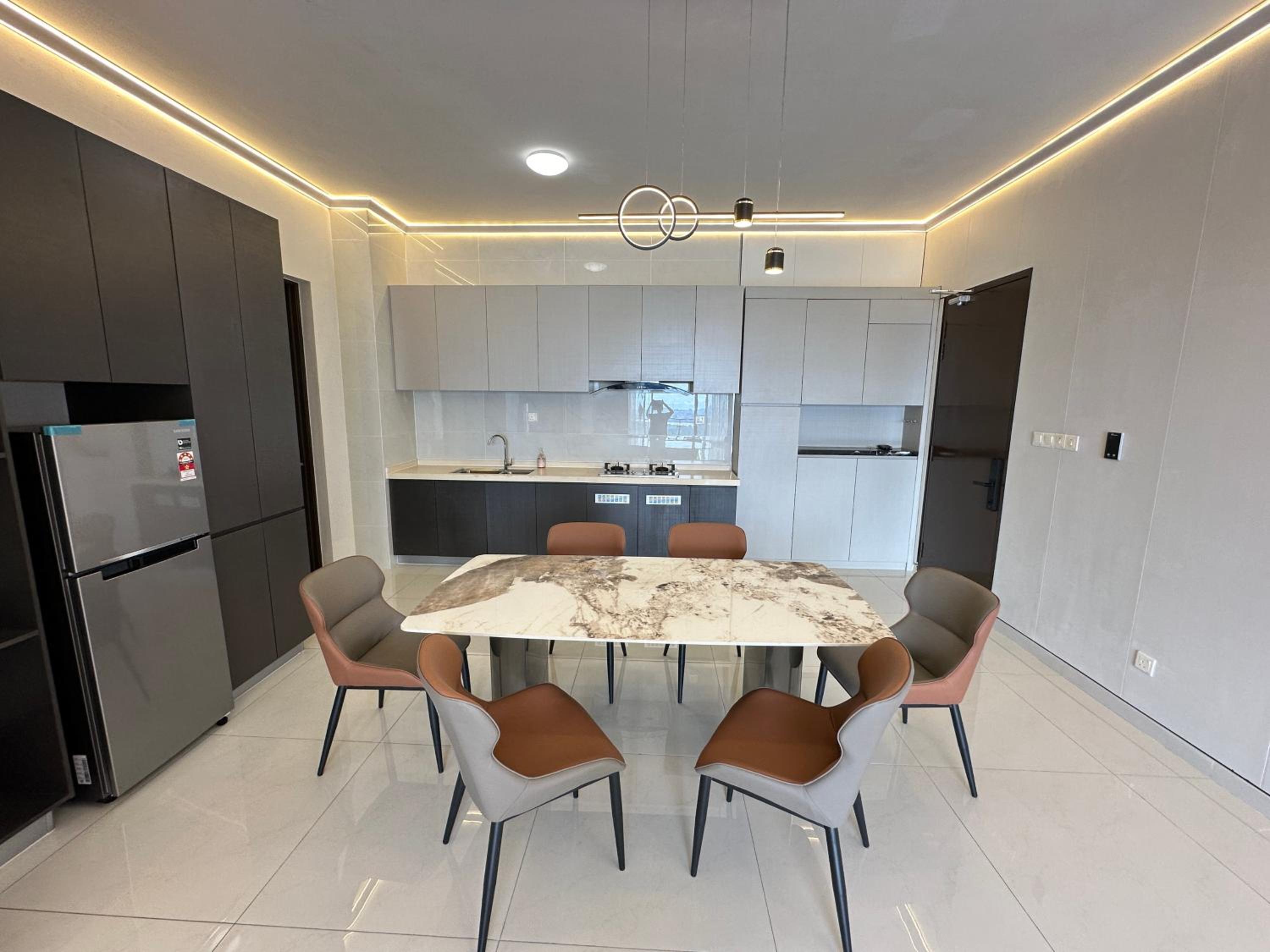 Astonishing Ocean View 4 Bedroom Huge Balcony 2 Car Park