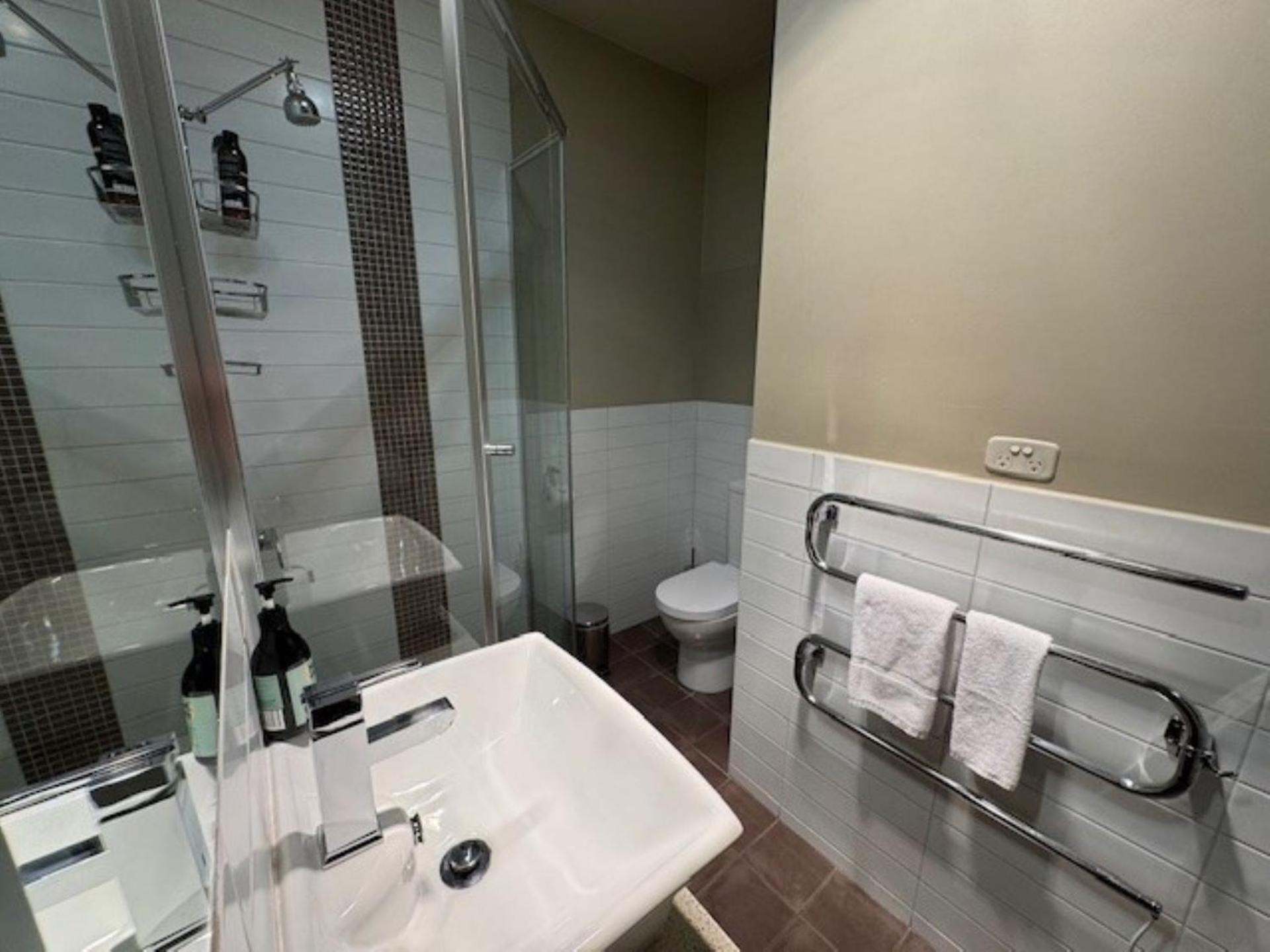 Unit 6 Centenary Park Townhouse