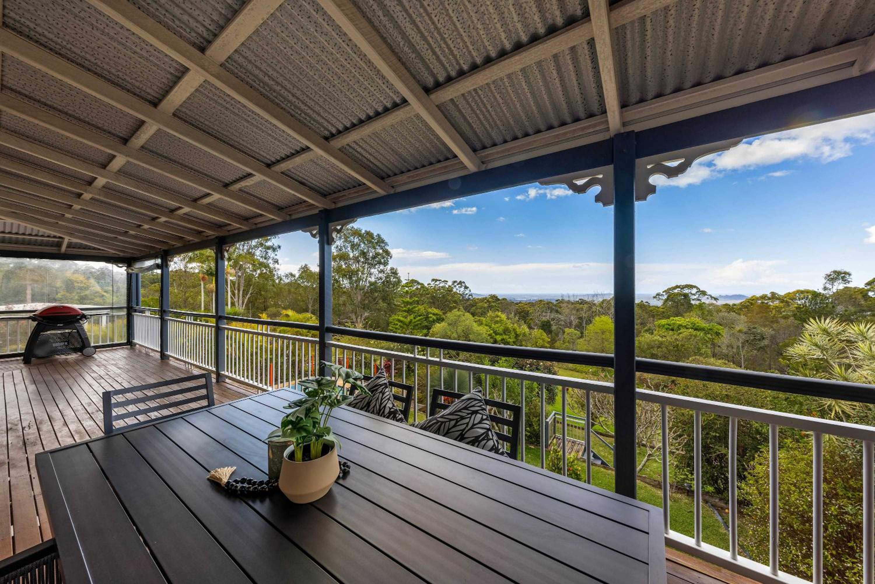 50kms of stunning ocean & hinterland views with pool