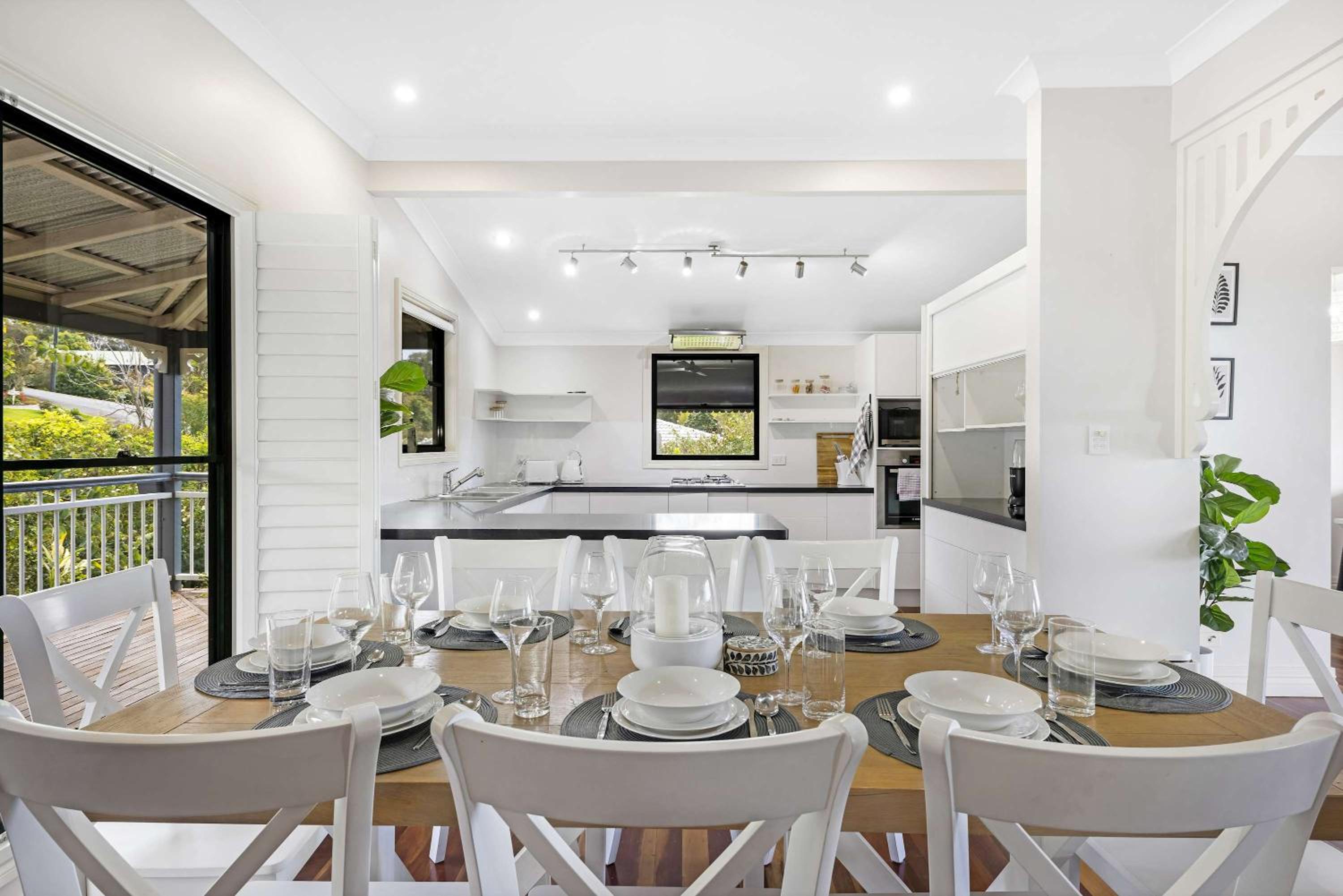50kms of stunning ocean & hinterland views with pool
