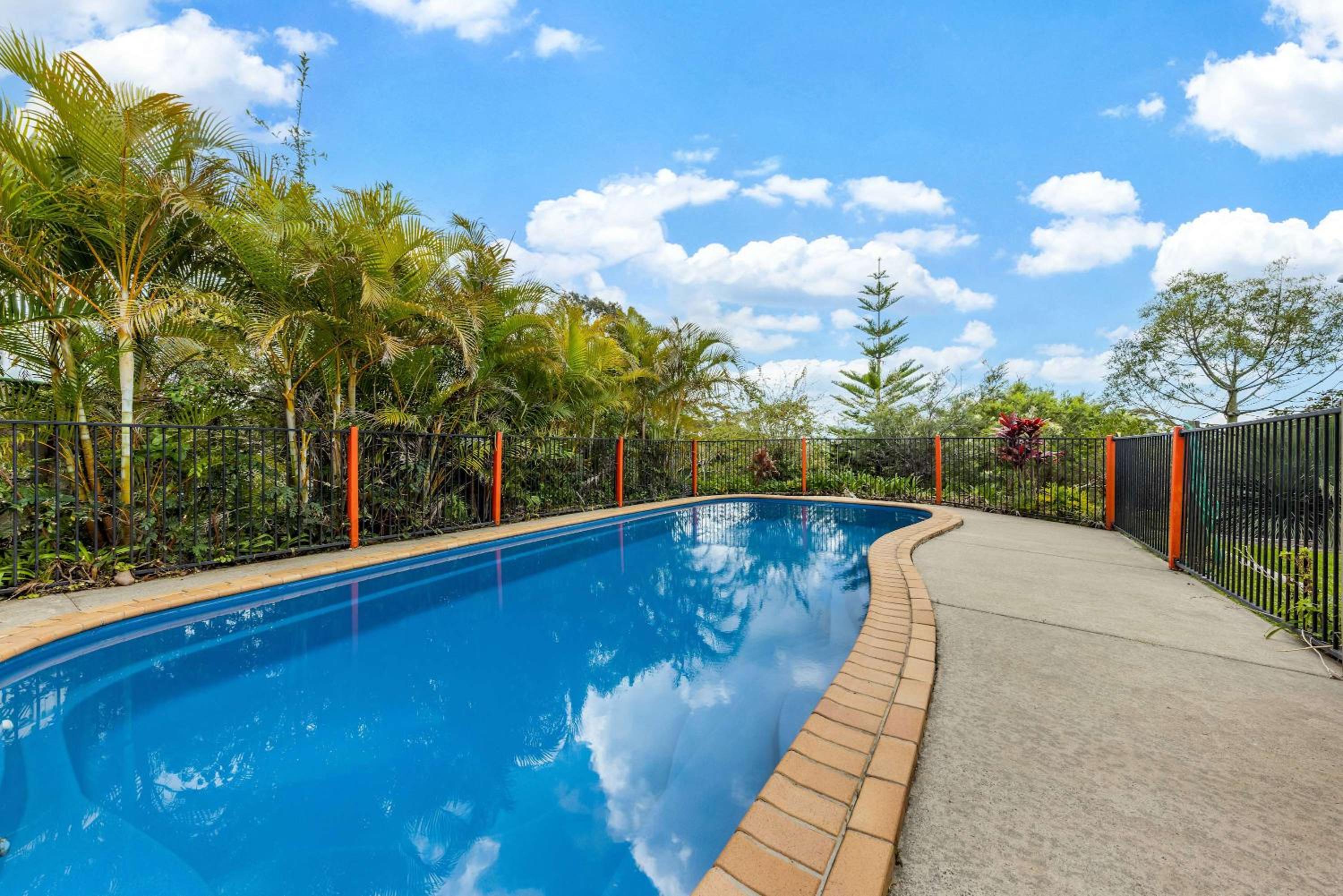50kms of stunning ocean & hinterland views with pool