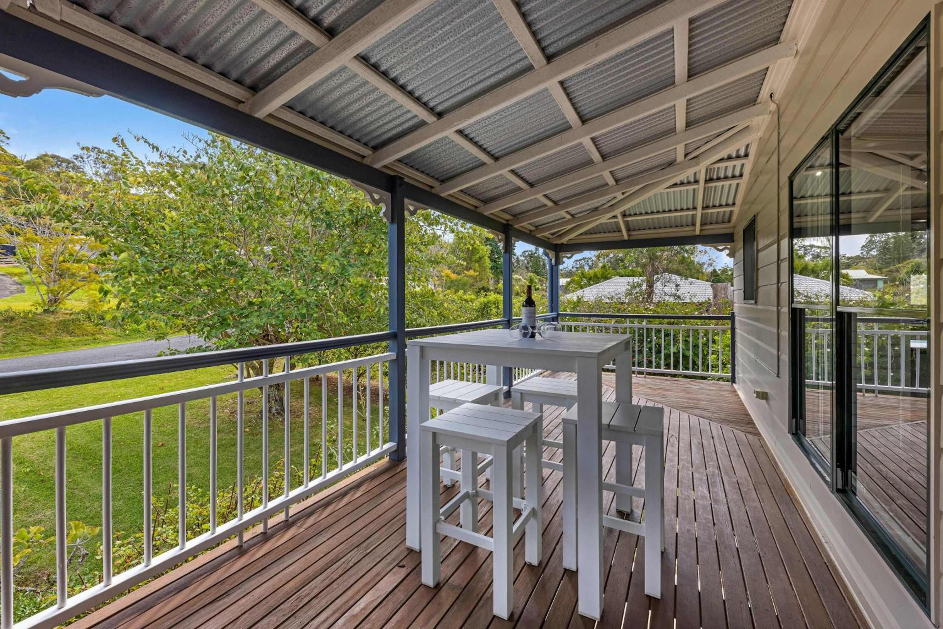 50kms of stunning ocean & hinterland views with pool