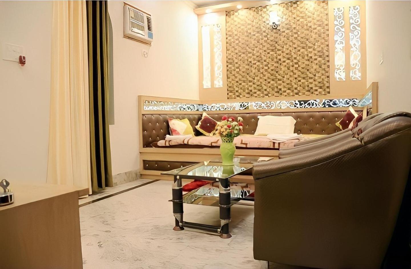 Taj Square A luxurious homestay