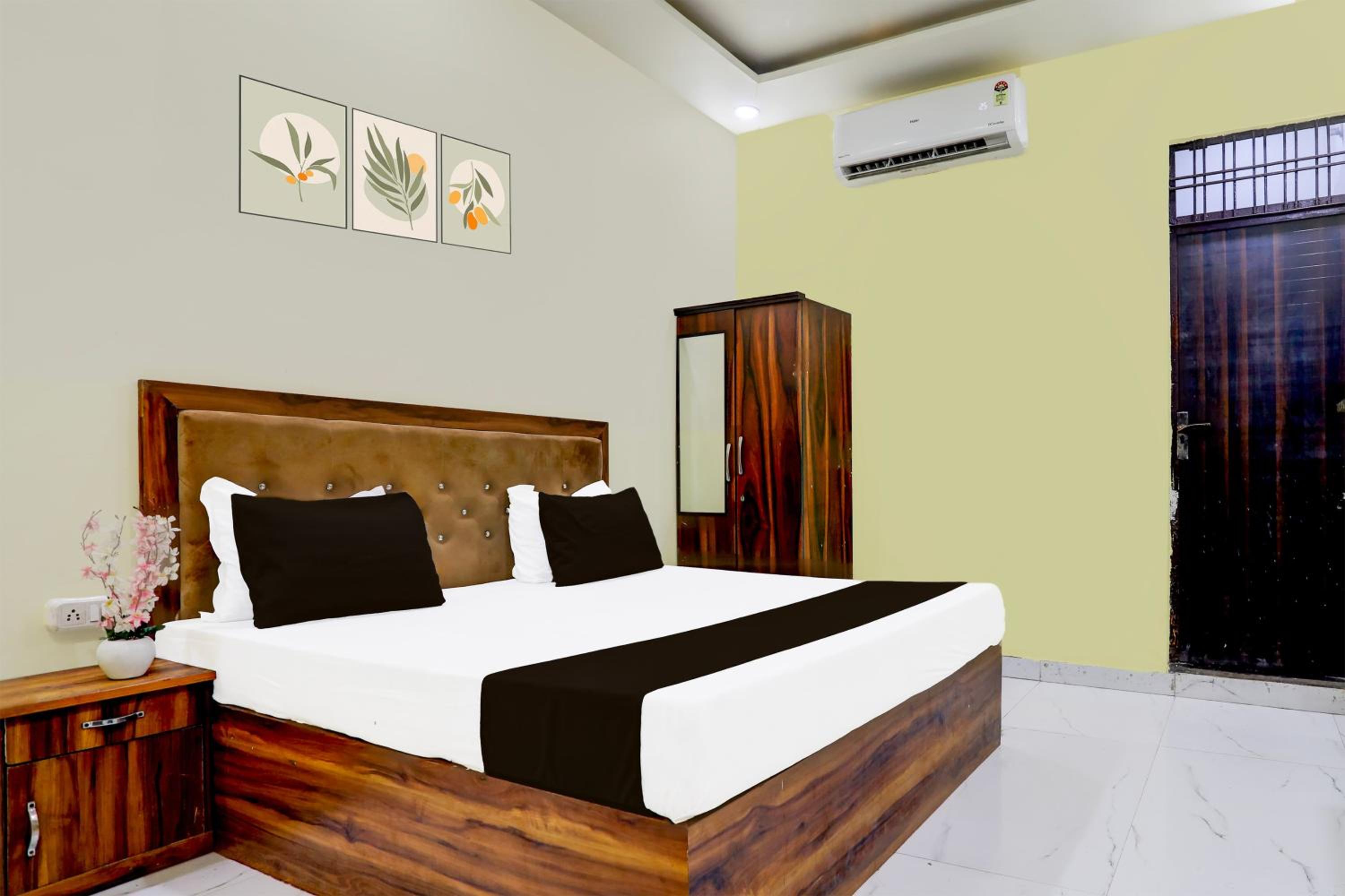 Hotel O AKASH