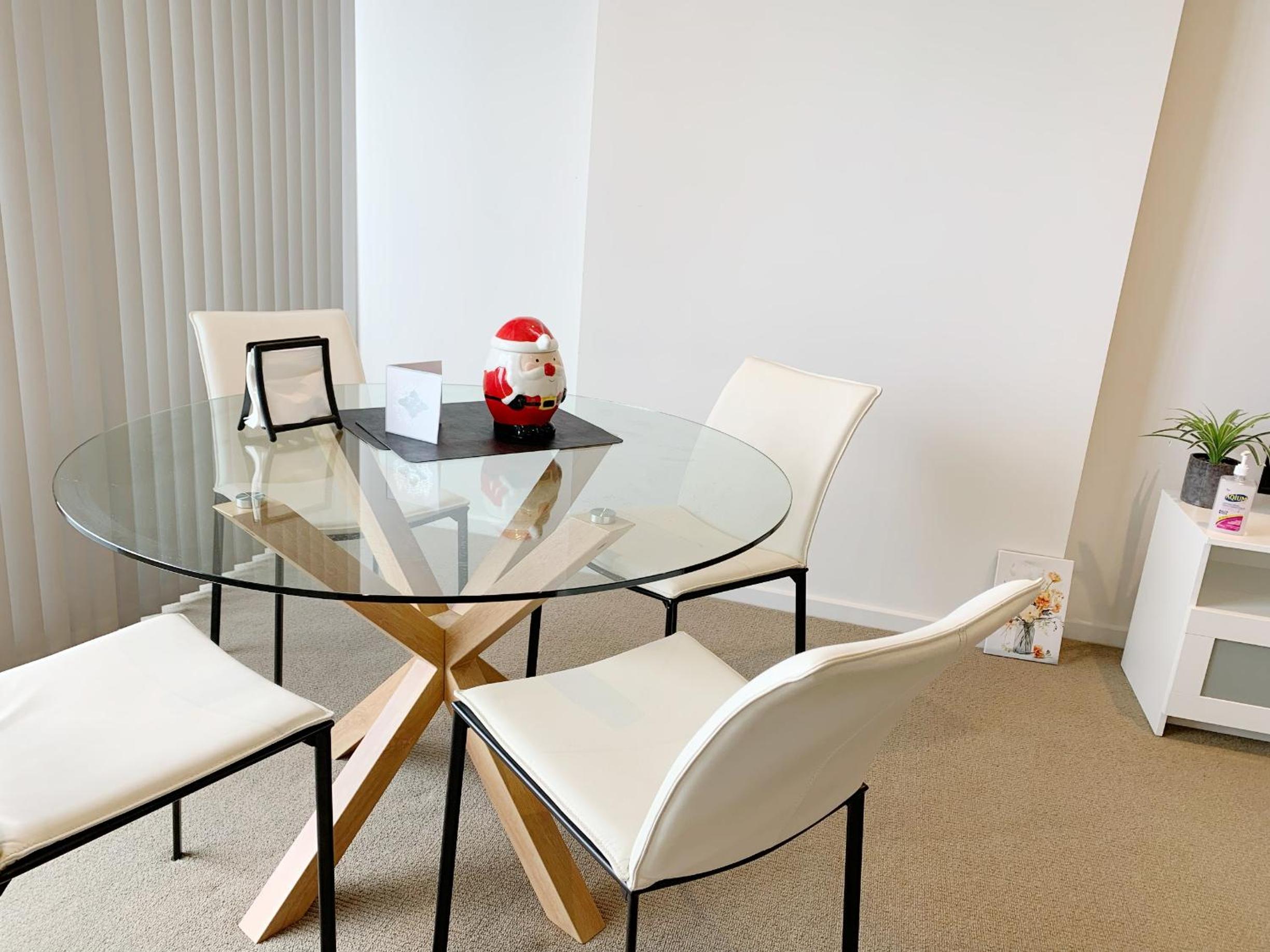 Modern One Bedroom Apartment at Morphett- In the Heart of Adelaide