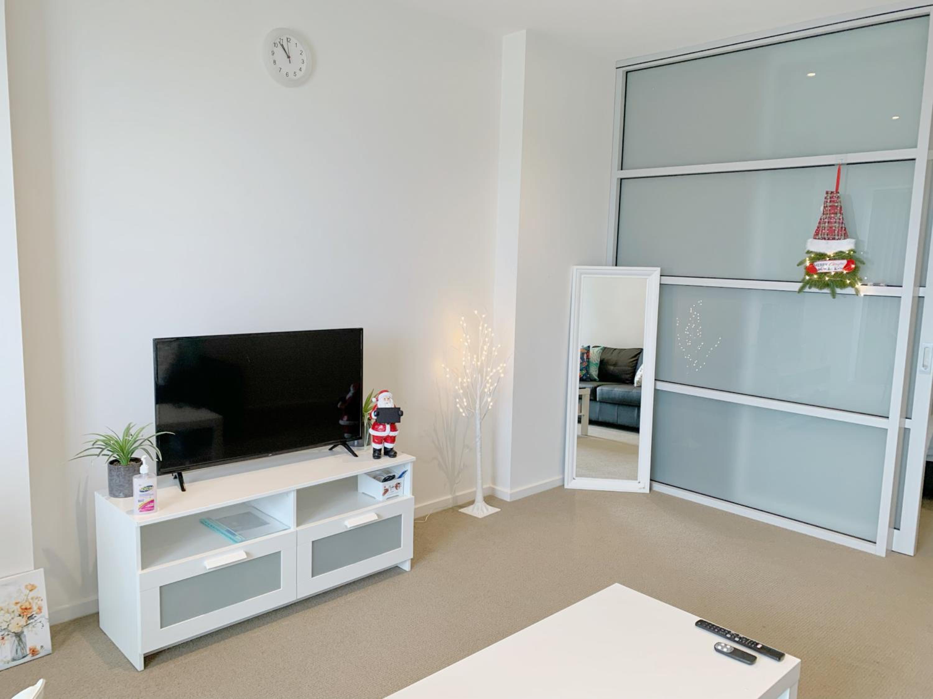 Modern One Bedroom Apartment at Morphett- In the Heart of Adelaide