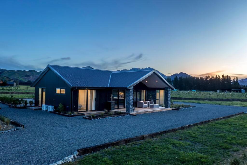 Retreat on Chatterton view 2