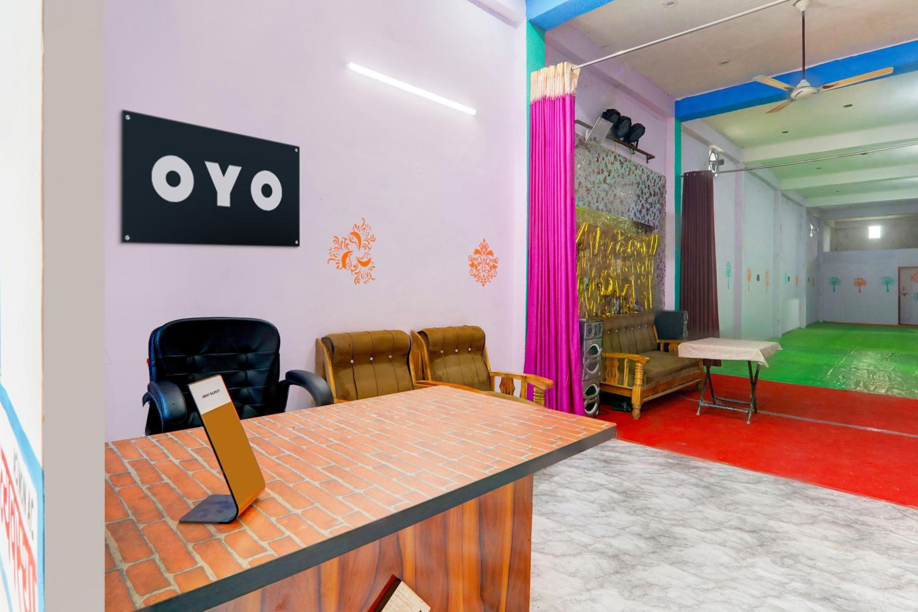 Lobby & Reception