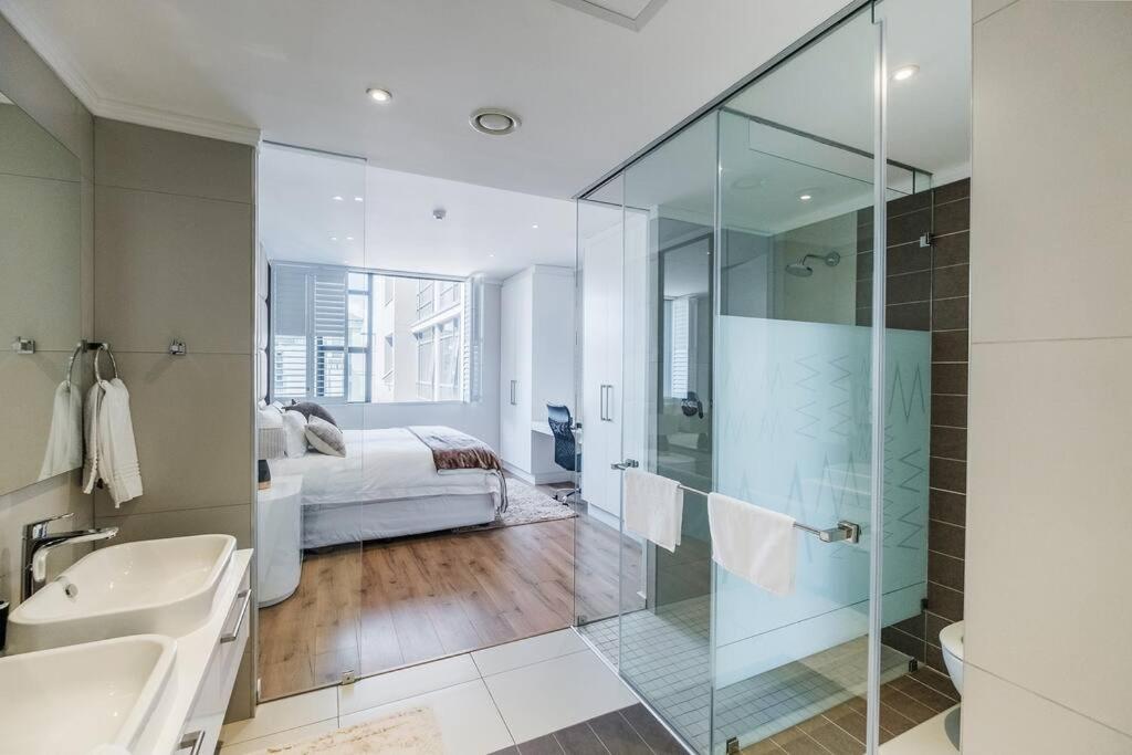 Masingita Towers - Luxurious Apartment Condo in Sandton