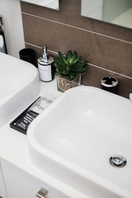 Masingita Towers - Luxurious Apartment Condo in Sandton