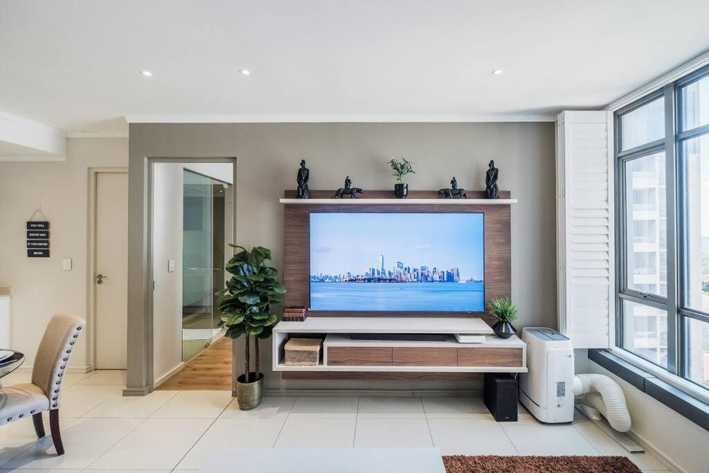 Masingita Towers - Luxurious Apartment Condo in Sandton