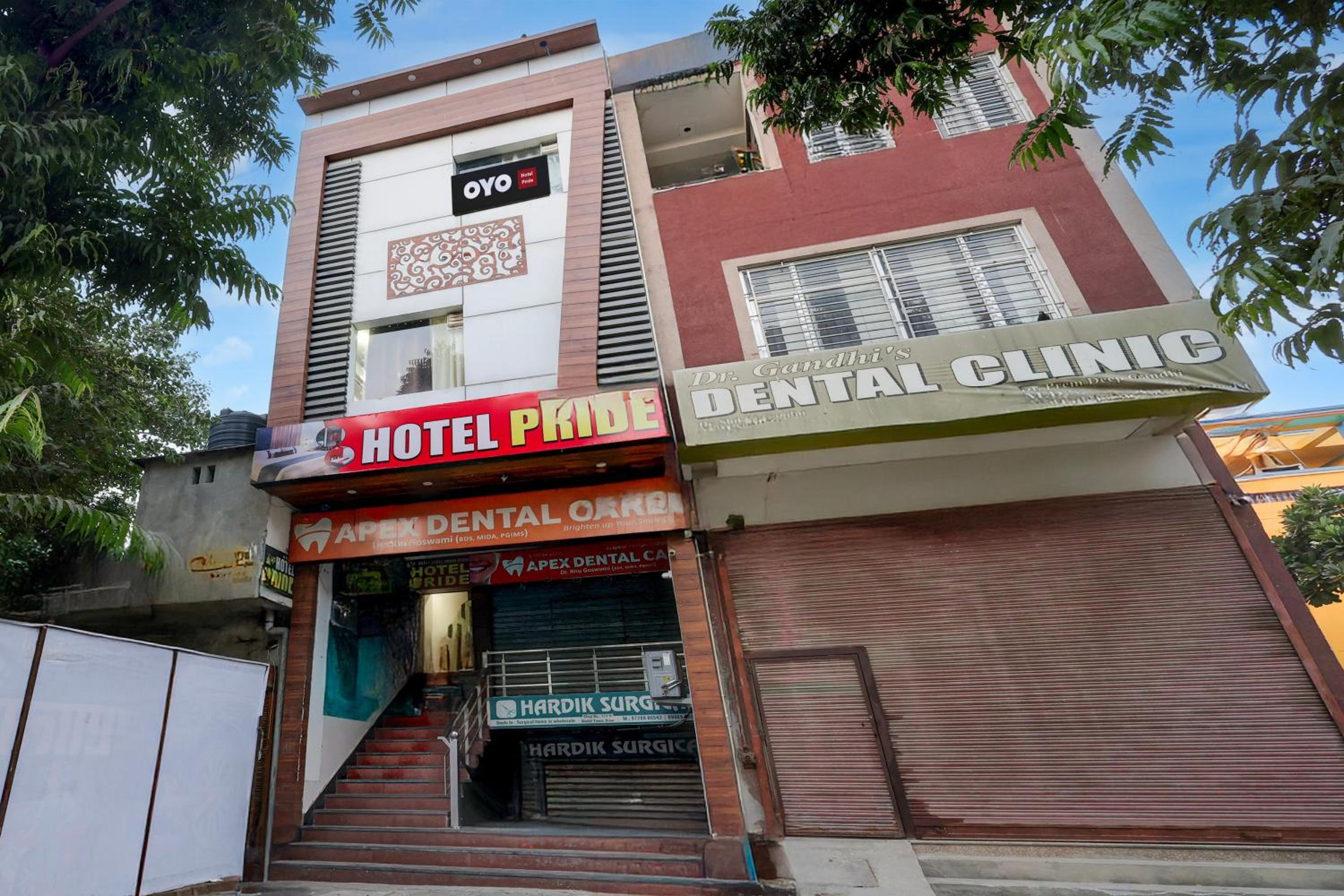 Hotel O Pride