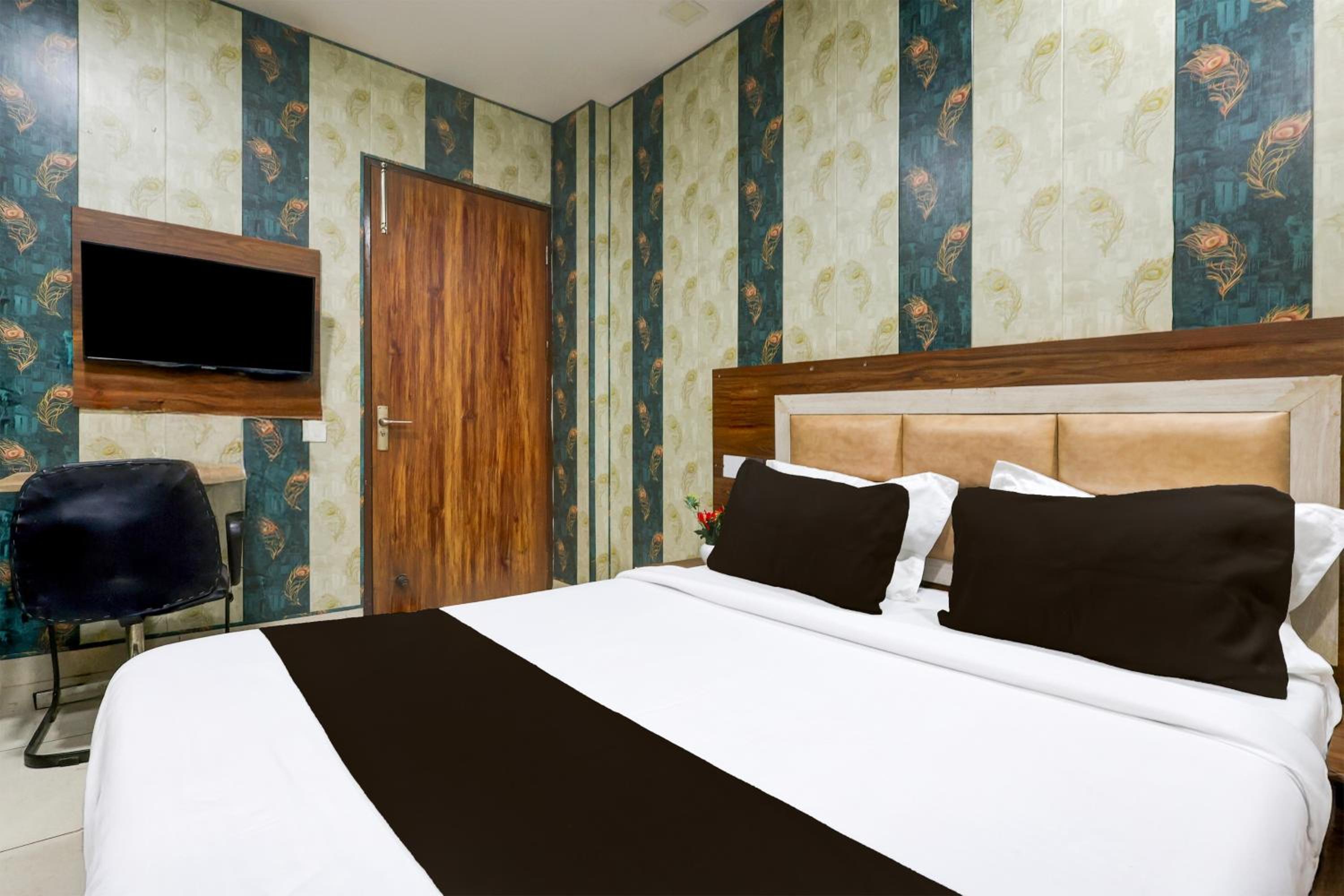 Hotel O Pride