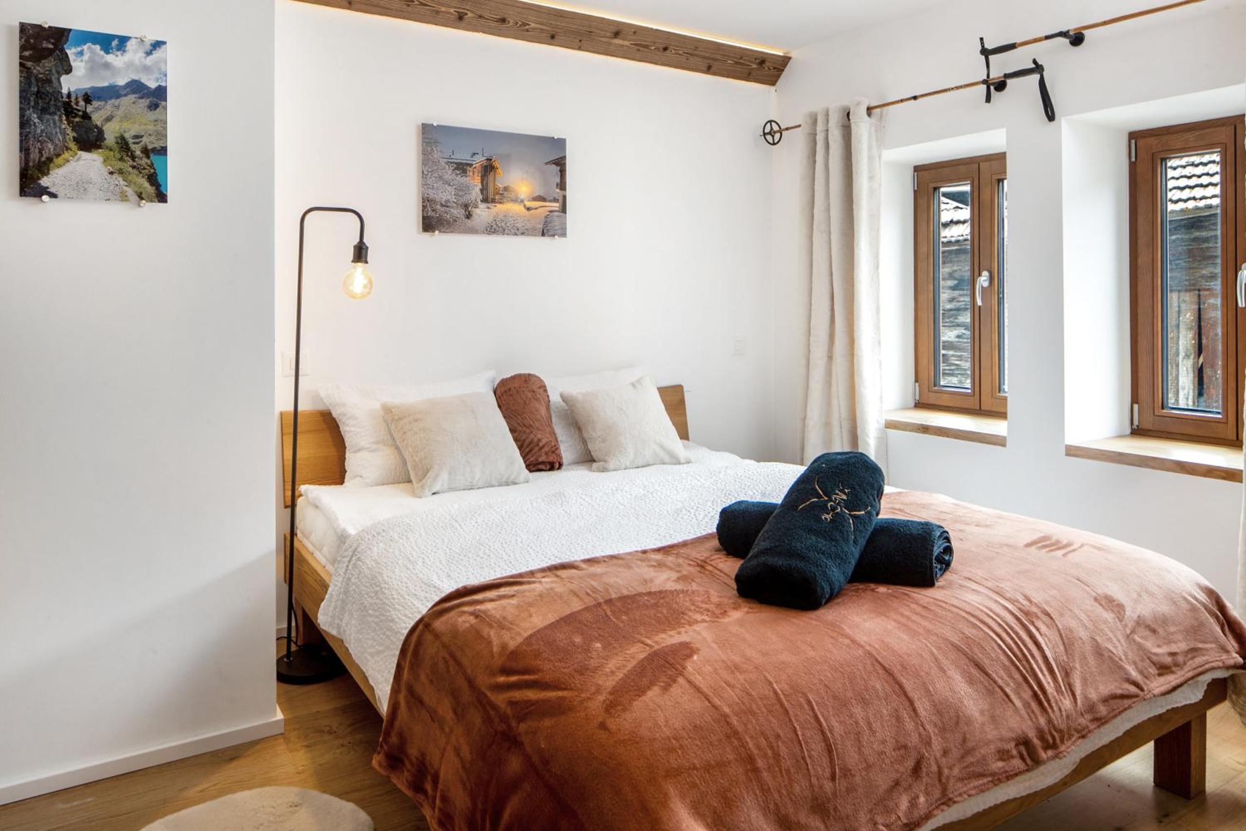 Pilanous Residence - E-Alpine Suite - Swiss Alps