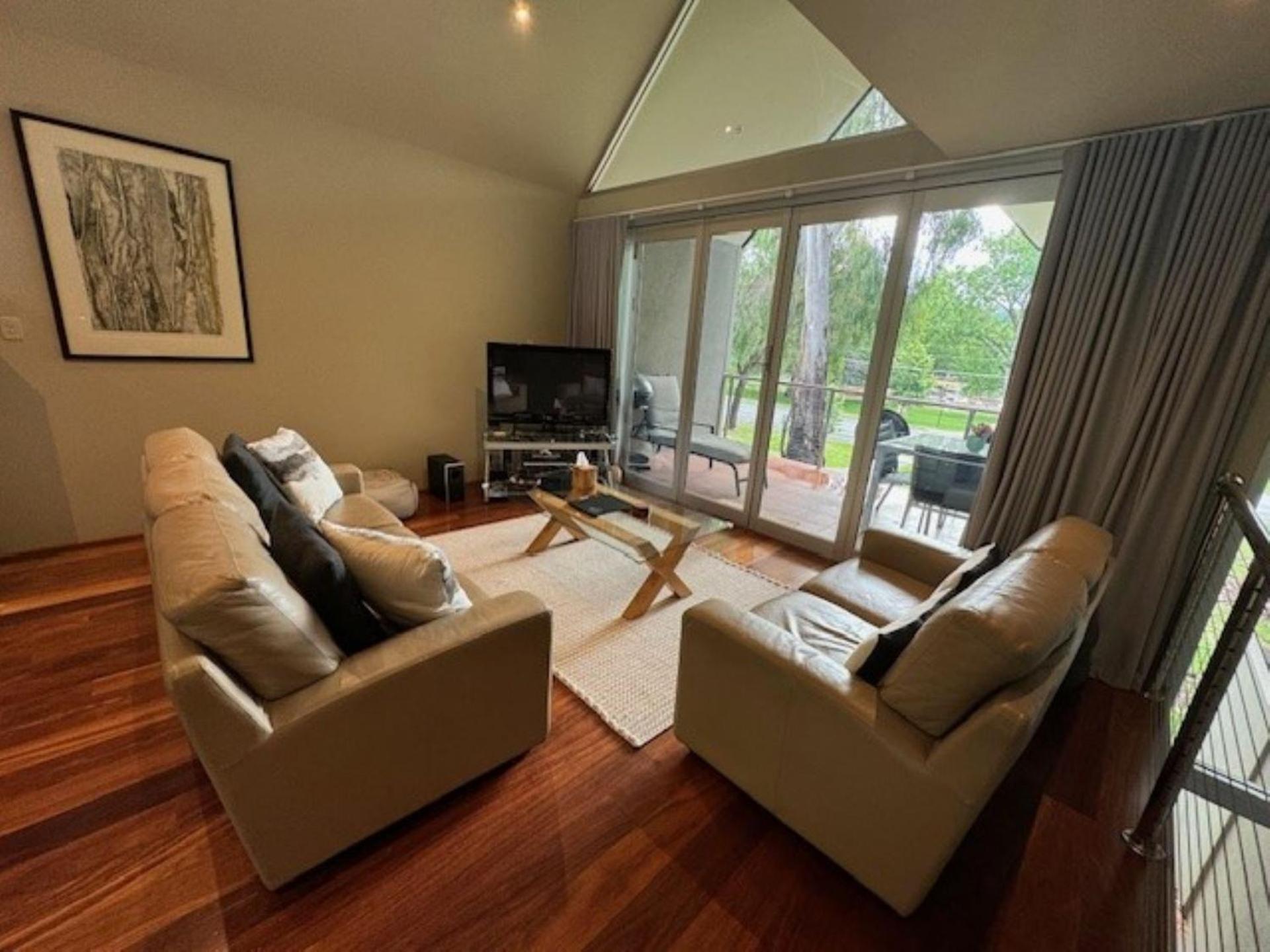 Unit 6 Centenary Park Townhouse