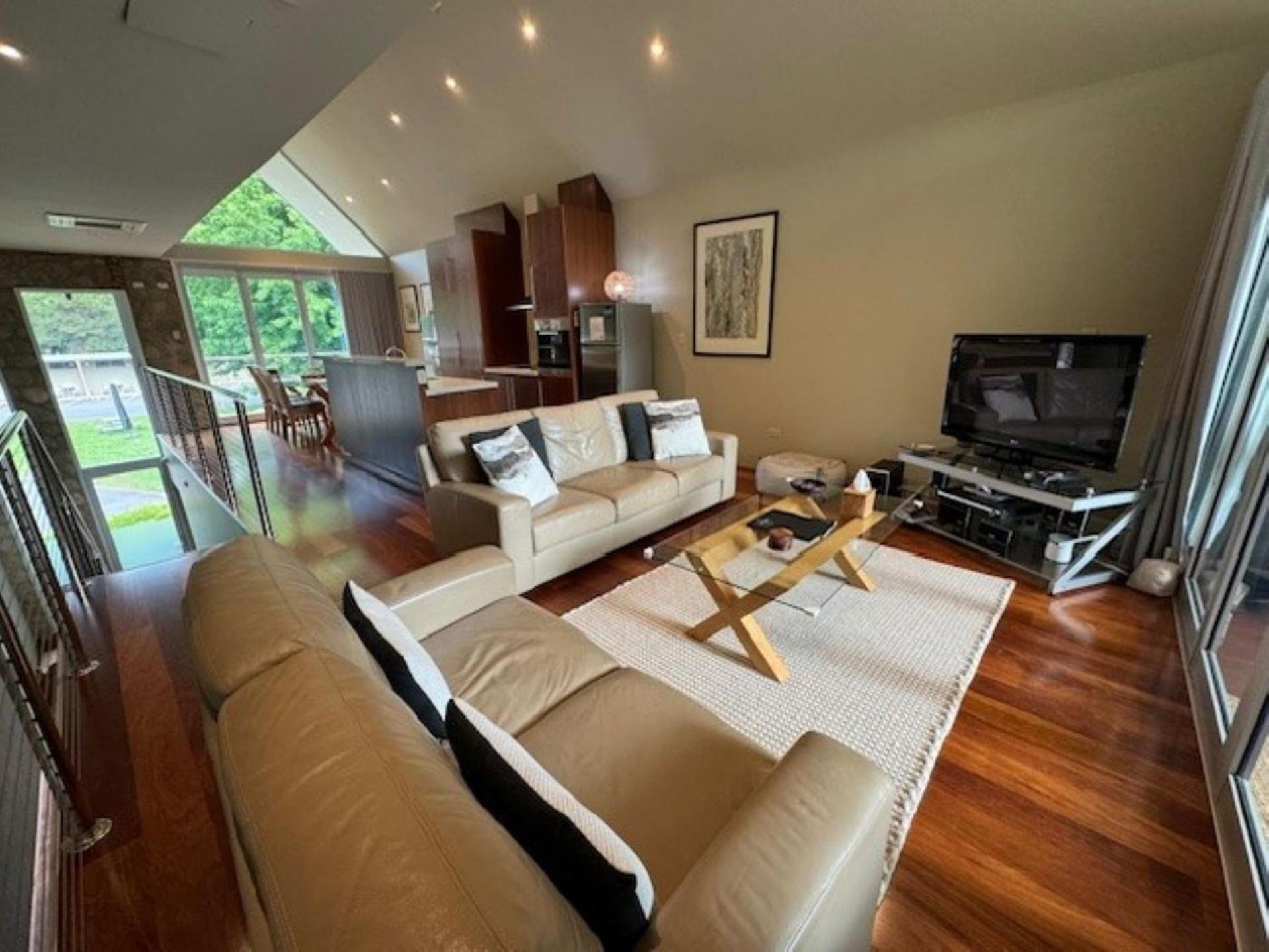 Unit 6 Centenary Park Townhouse