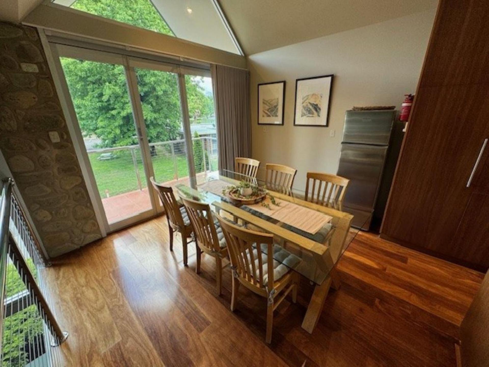 Unit 6 Centenary Park Townhouse