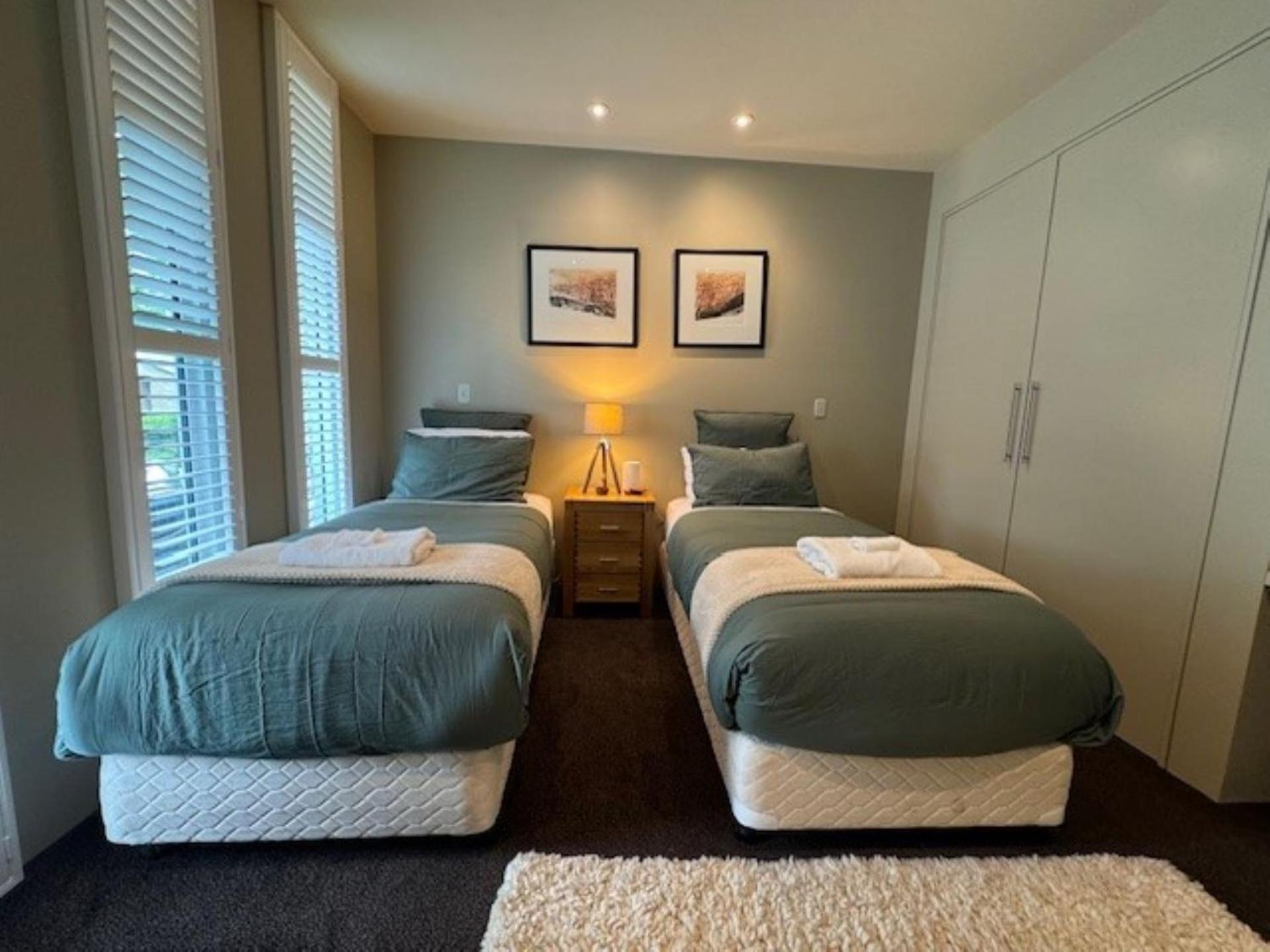 Unit 6 Centenary Park Townhouse