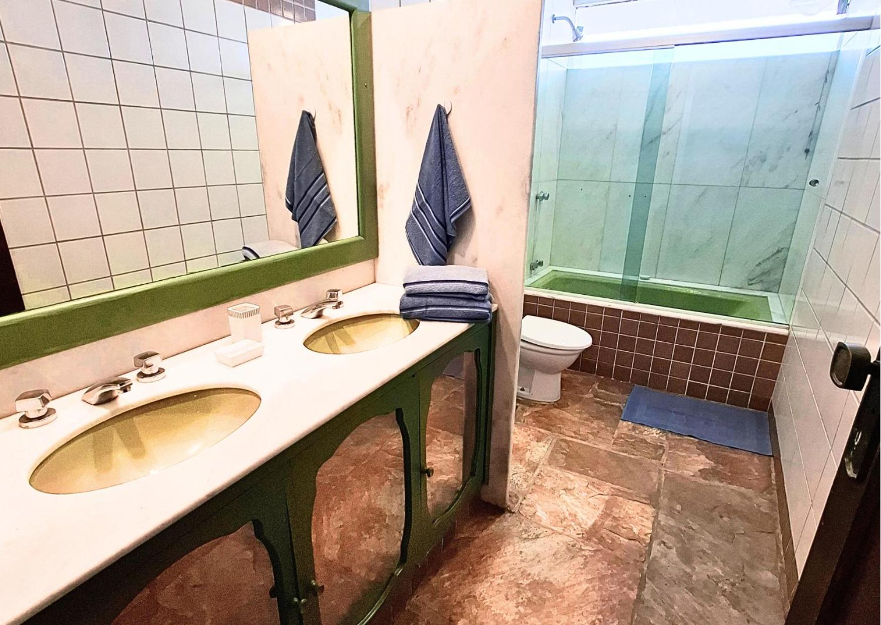 Cobertura Frente Mar com piscina privada e sauna 4 quartos sendo 1 suite churrasqueira varanda com vista mar