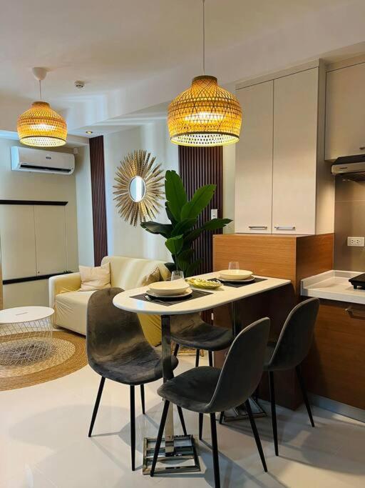 HIGHLY RECOMMENDED La Nooq MNL - Cozy 1BR Skyline view in Mandaluyong view 3