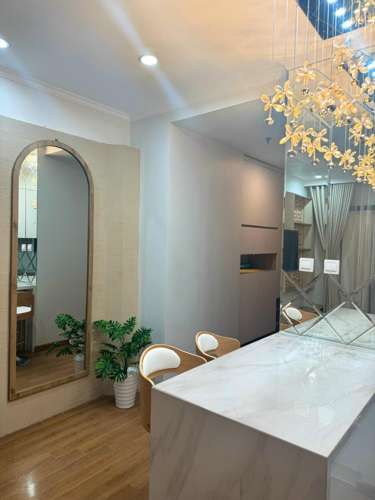 LiLiving in Vinhomes Royal city