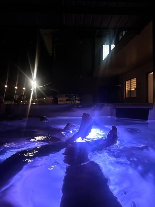 Casa con jacuzzi, vista al Volcán Tenorio