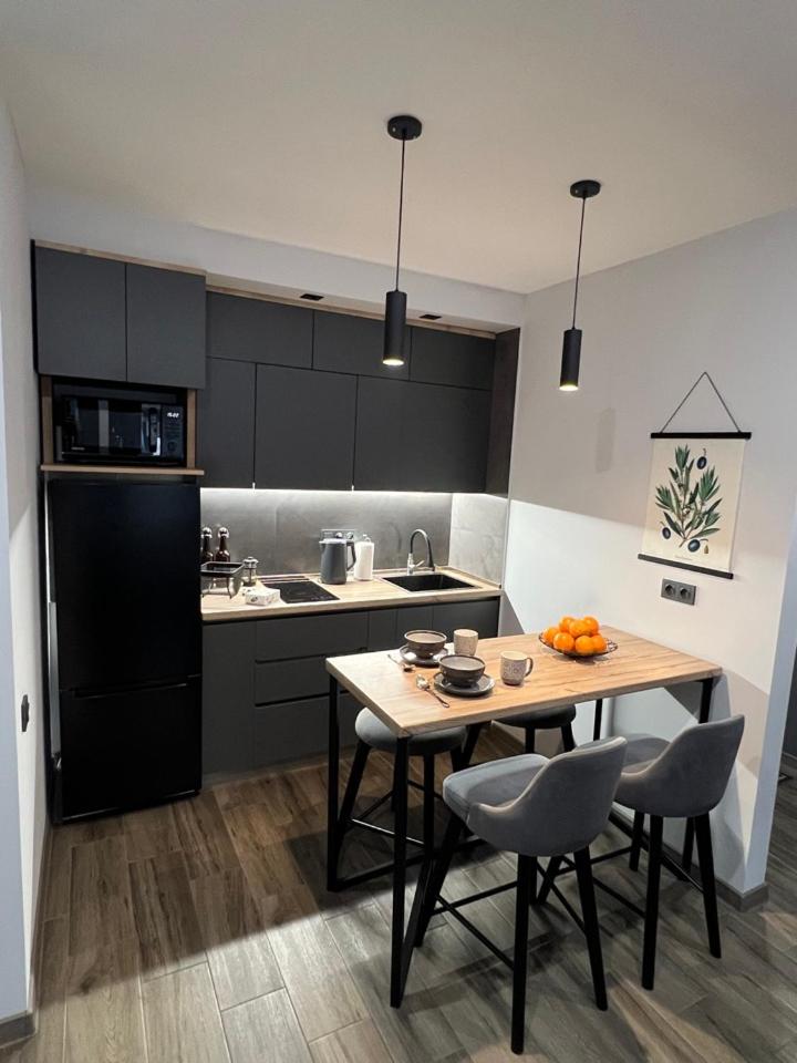 Newly Renovated, Modern and Bright Condo in Center