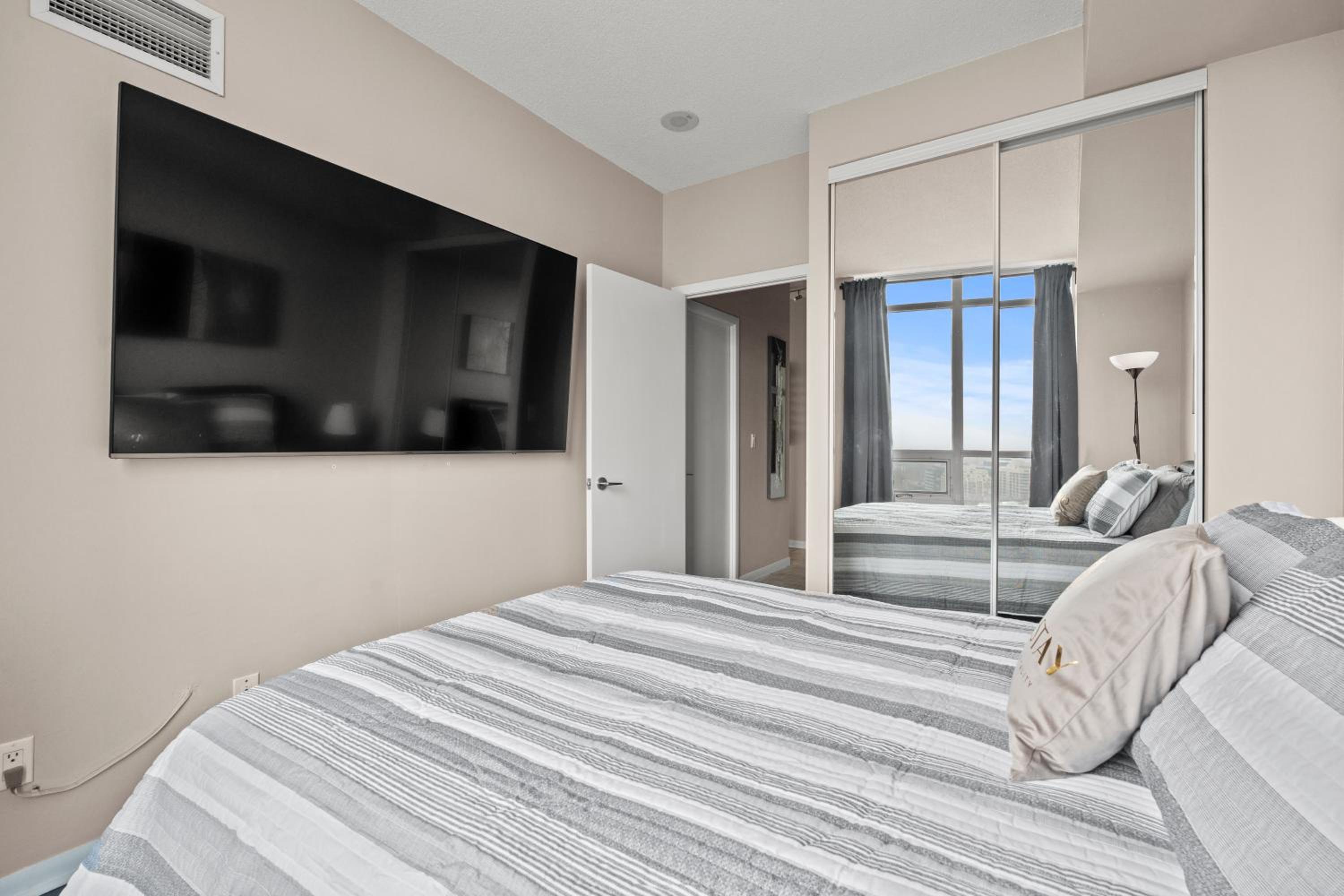 GLOBALSTAY Downtown Condo with Picturesque View