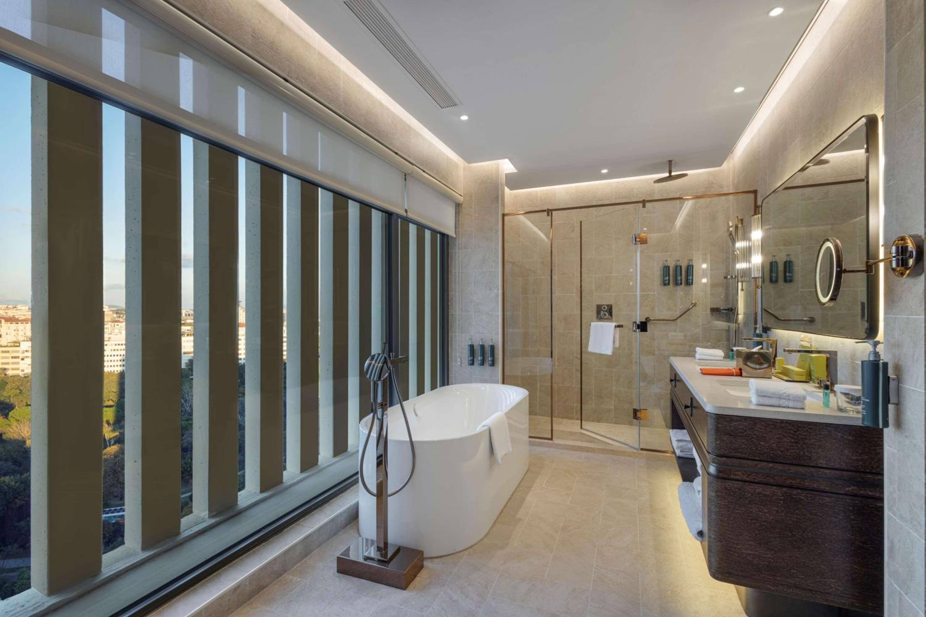 Hilton Istanbul Bosphorus - Image 78